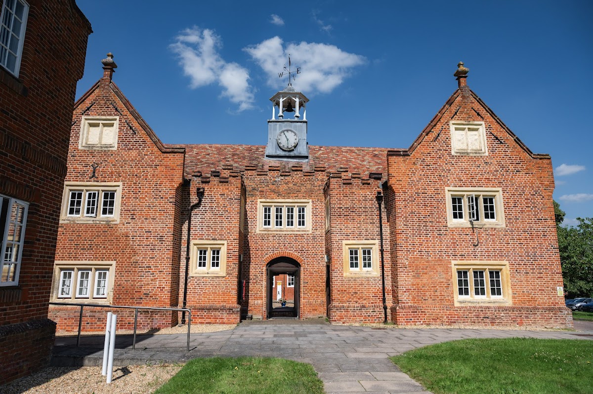 Bourn-Hall-Fertility-Clinic-11